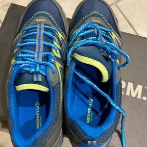 Big boy sneakers. Merrell. Size 4.5W